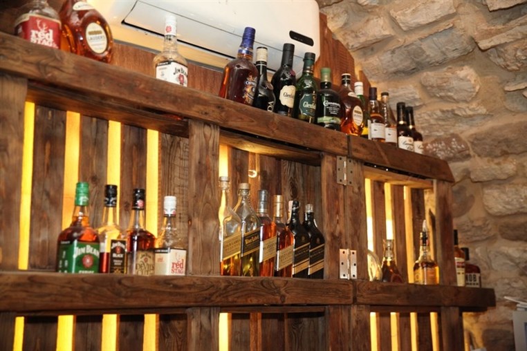 Fertil Pub on Saturday Night